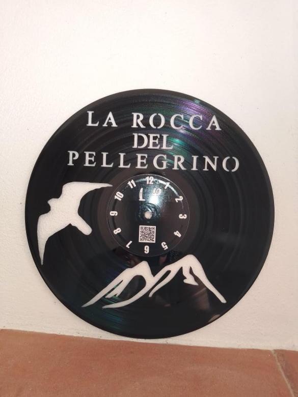 Вилла La Rocca Del Pellegrino Barbusi Экстерьер фото